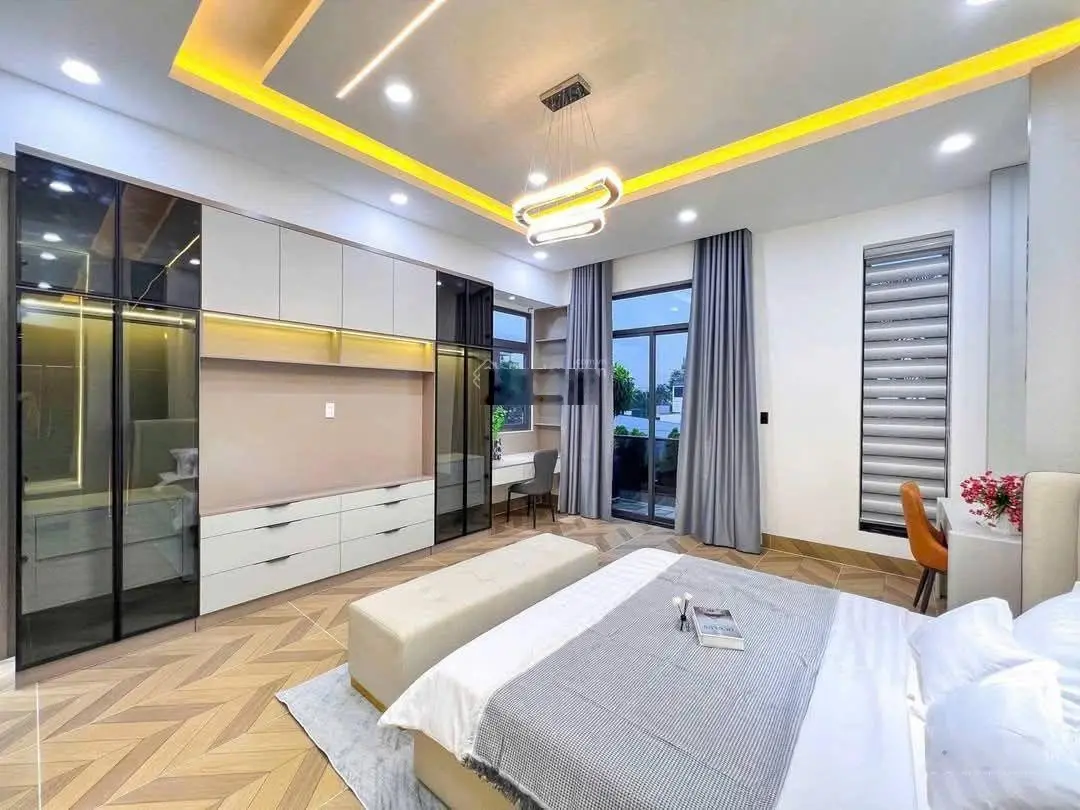 Nhà đẹp giá rẻ,hẻm xe hơi tọa lạc ngay đường Khổng Tử,Hiệp Phú,quận 9.Giá chỉ 4 tỷ 290 tr quá rẻ.