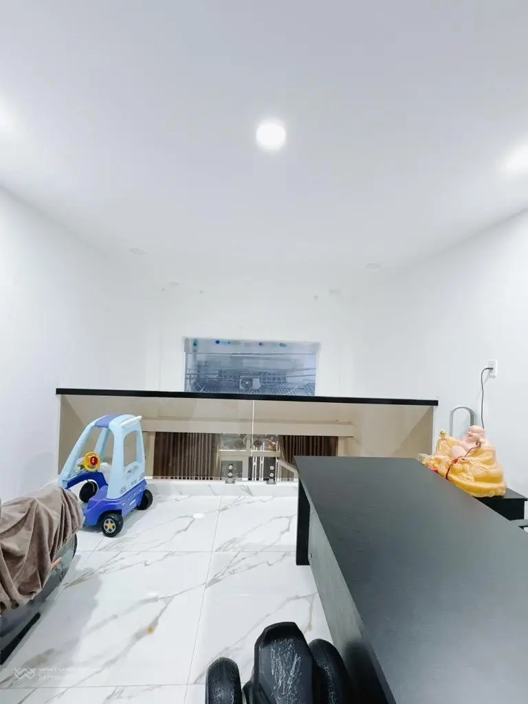 Nhà đẹp q4- hẻm 4m- 60m2 - 5 tầng - ko qh-chỉ 9 tỷ nhỉnh