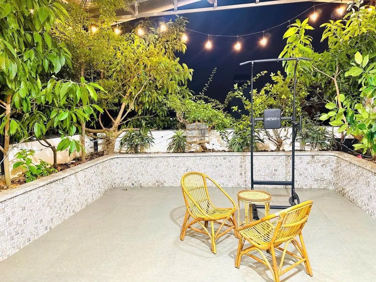 Bán nhà Yên Lạc, Hai Bà Trưng. DT 82m2 7tầng mặt tiền 6,2m. Giá: 27.3 tỷ. LH: 0383 426 ***