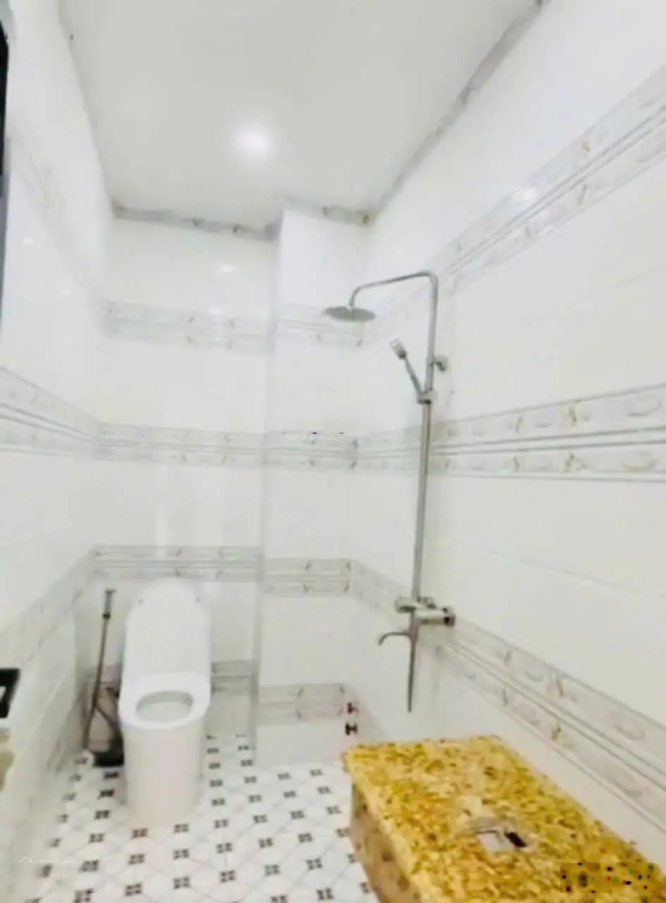 Cần bán nhà (61m2) sau lưng chợ Bình Chánh giá 2,16 tỷ - SHR, bao hết thuế phí