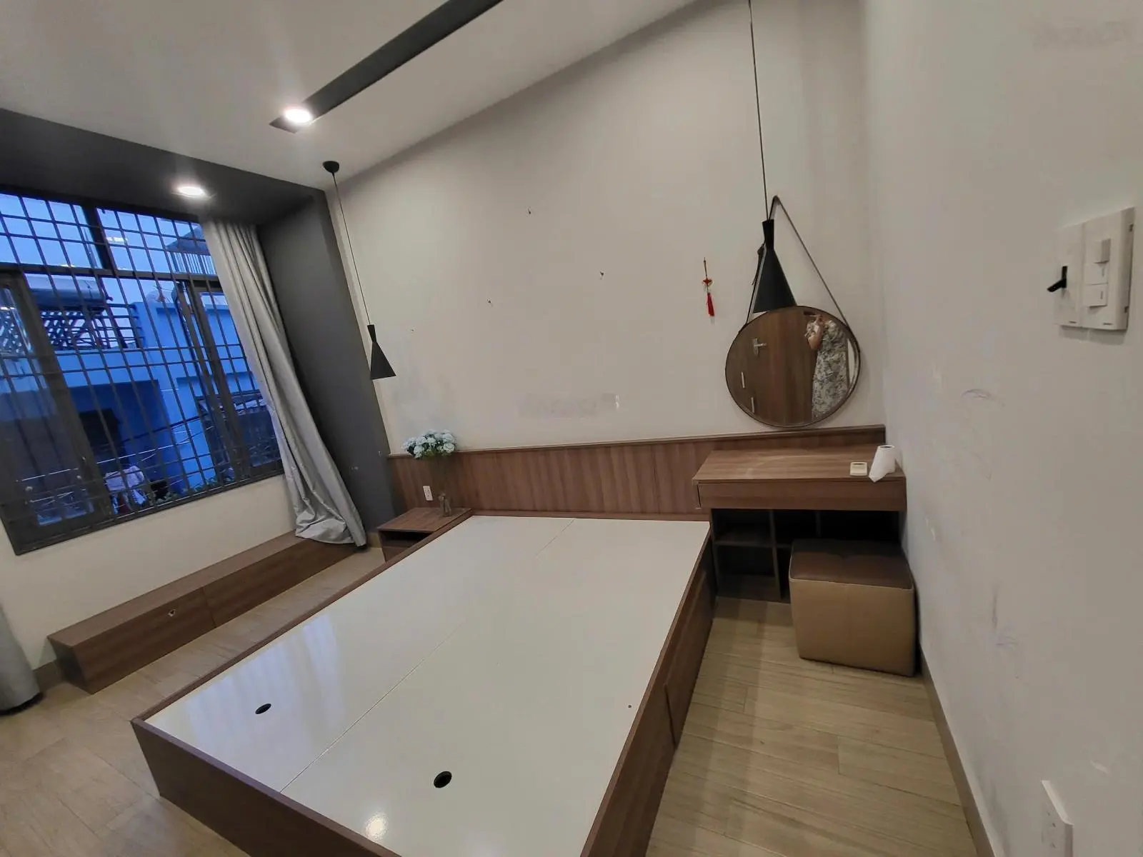 Bán gấp nhà Linh Đông siêu đẹp nội thất đày đủ sát Vành Đai 2. LH 0933352944