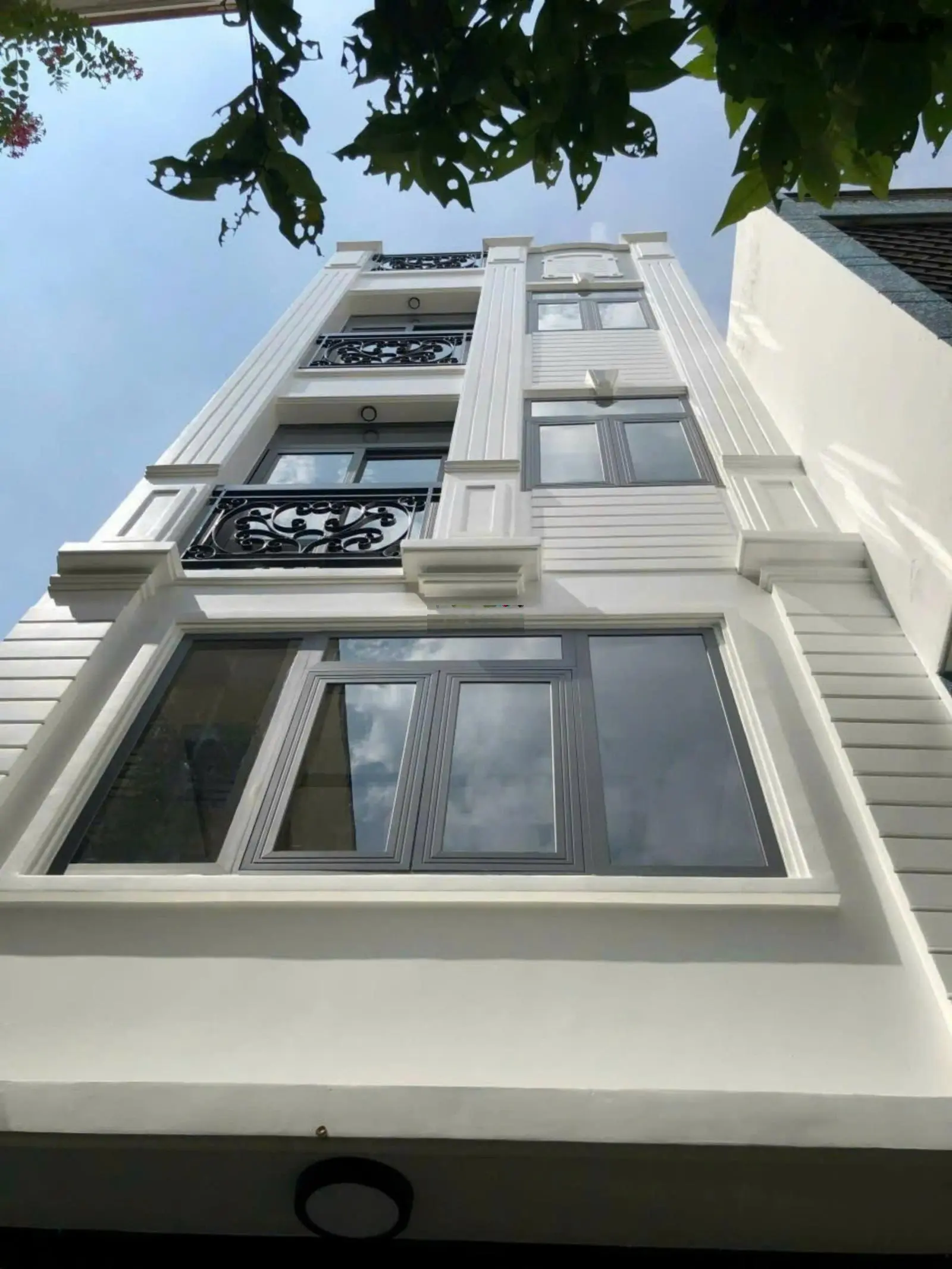 Siêu phẩm nhà mới HXH 6m nhà 4 tầng (5x10m) vị trí siêu đẹp sau lưng Pear Plaza chỉ 11 tỷ TL