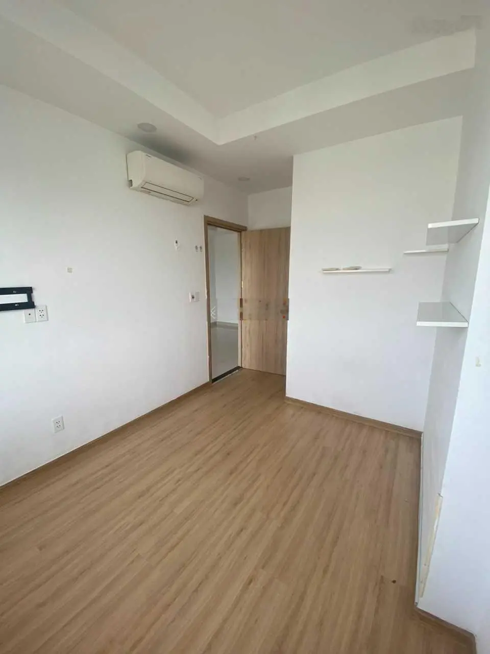 Bán căn góc 2pn giá chỉ 3.2 tỷ có nội thất view đẹp tầng đẹp giá chính chủ