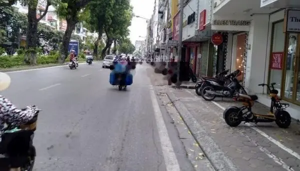 Có 1-0-2-mặt phố ba đình-80m-6t-mt 5m-vỉa hè rộng-thông sàn-đối diện cc metropolis-ngã tư đào tấn.