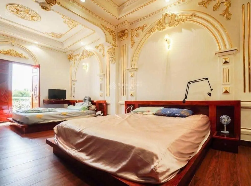 Siêu phẩm Q. 7. 5 tầng dát vàng hoàng gia. 65m2. 8PN, 8WC, spa, karaoke. SHR. Chỉ 9tỷ1