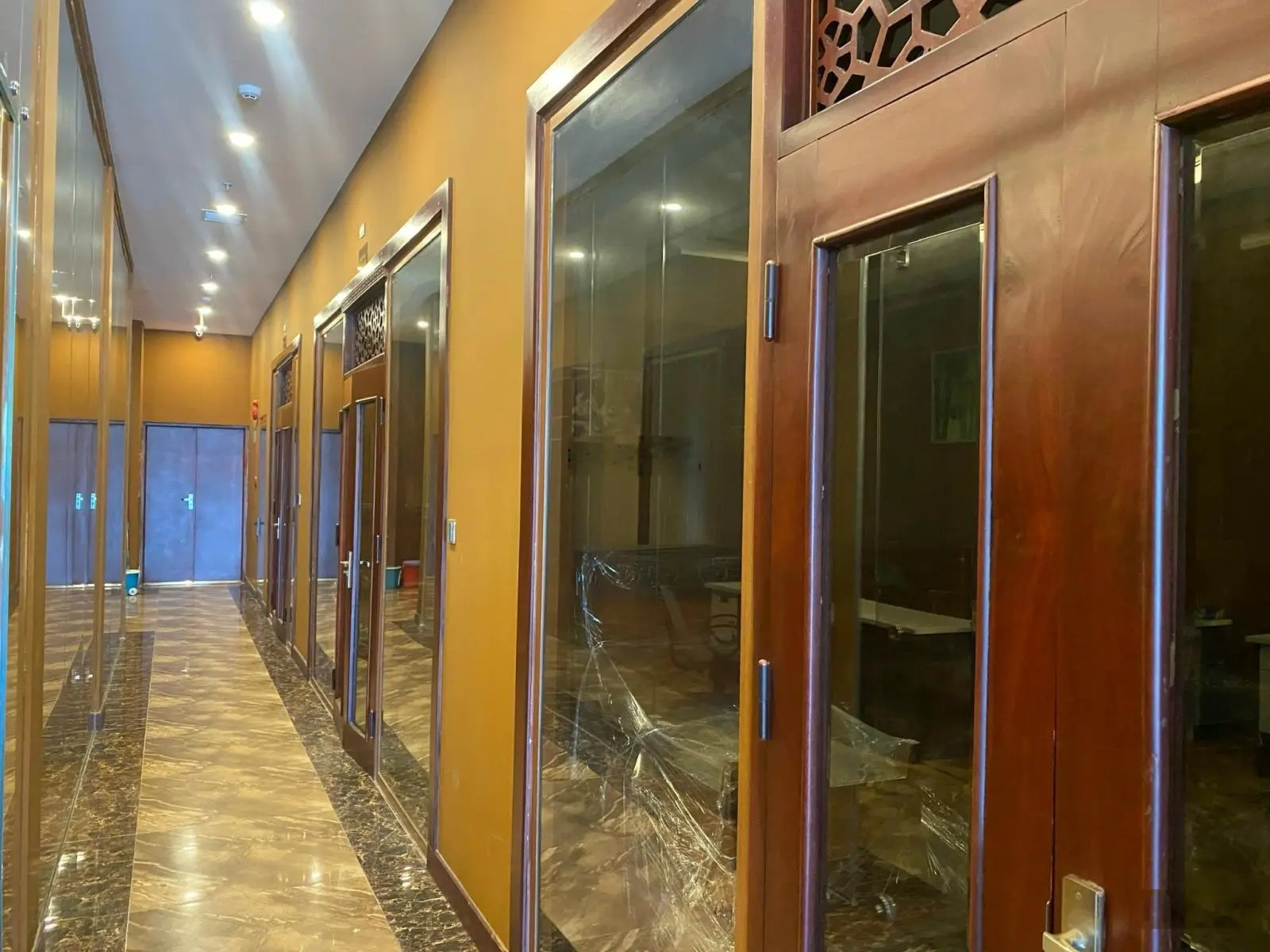 Chính chủ bán Spa và khách sạn Biển Hoàng Sa Đà Nẵng. DT 288.8m2 ( 10 x 28,8m ) Sơn Trà.