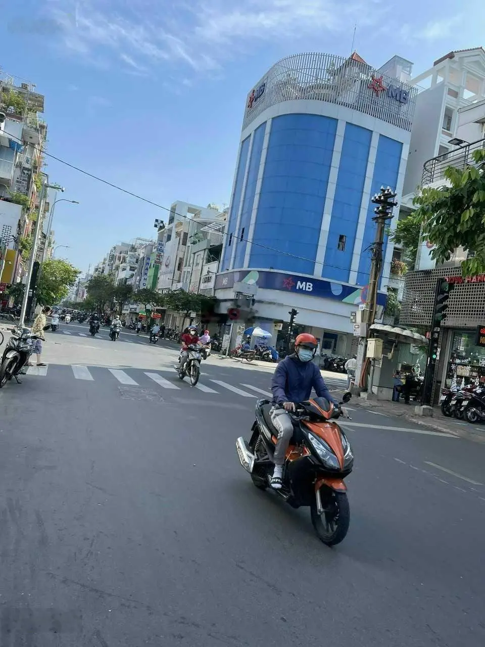 Bán nhà mặt tiền Lý Thái Tổ, Quận 3 DT: 8x18m nhà 5 tầng HĐ thuê: 135 tr/tháng sát Quận 1 giá 68 tỷ