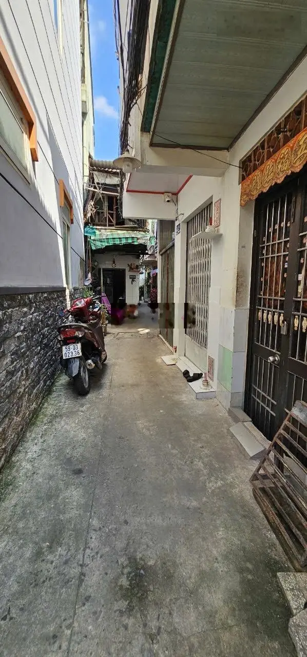 Bán nhà đang xây mới Lạc Long Quân Q11 3* 9 nhà đẹp đúc 1 lầu hẻm 3 m thông giá 2 tỷ950