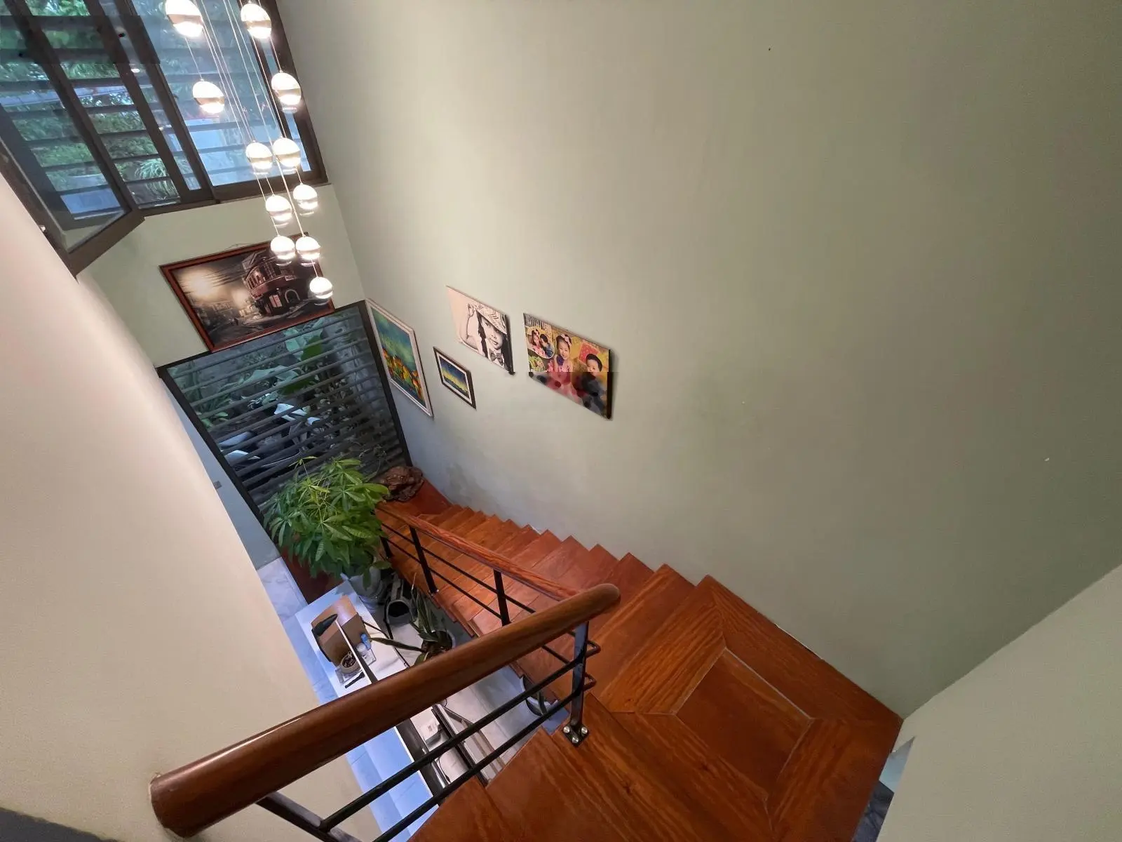 Căn nhà đẹp 3 ngủ ngõ xe hơi tránh nhau ở khu Âu Cơ, Tây Hồ bán giá rẻ