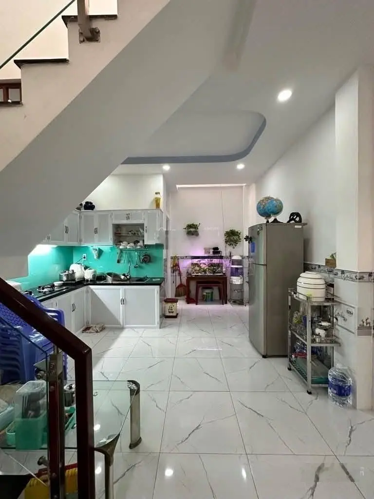 Giảm sốc chỉ còn 2tỷ950!! Nhà HXH Lê Thị Hồng, P1, Gò Vấp, DT 52m2, đang cho thuê 14tr/th, sổ riêng