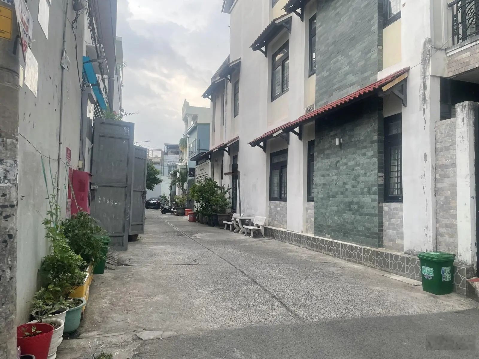 Bán dãy trọ MT đường P. Linh Đông - Thủ Đức. 76m2(4.5x17m) 4 phòng trọ. Giá Chỉ 6. X tỷ TL