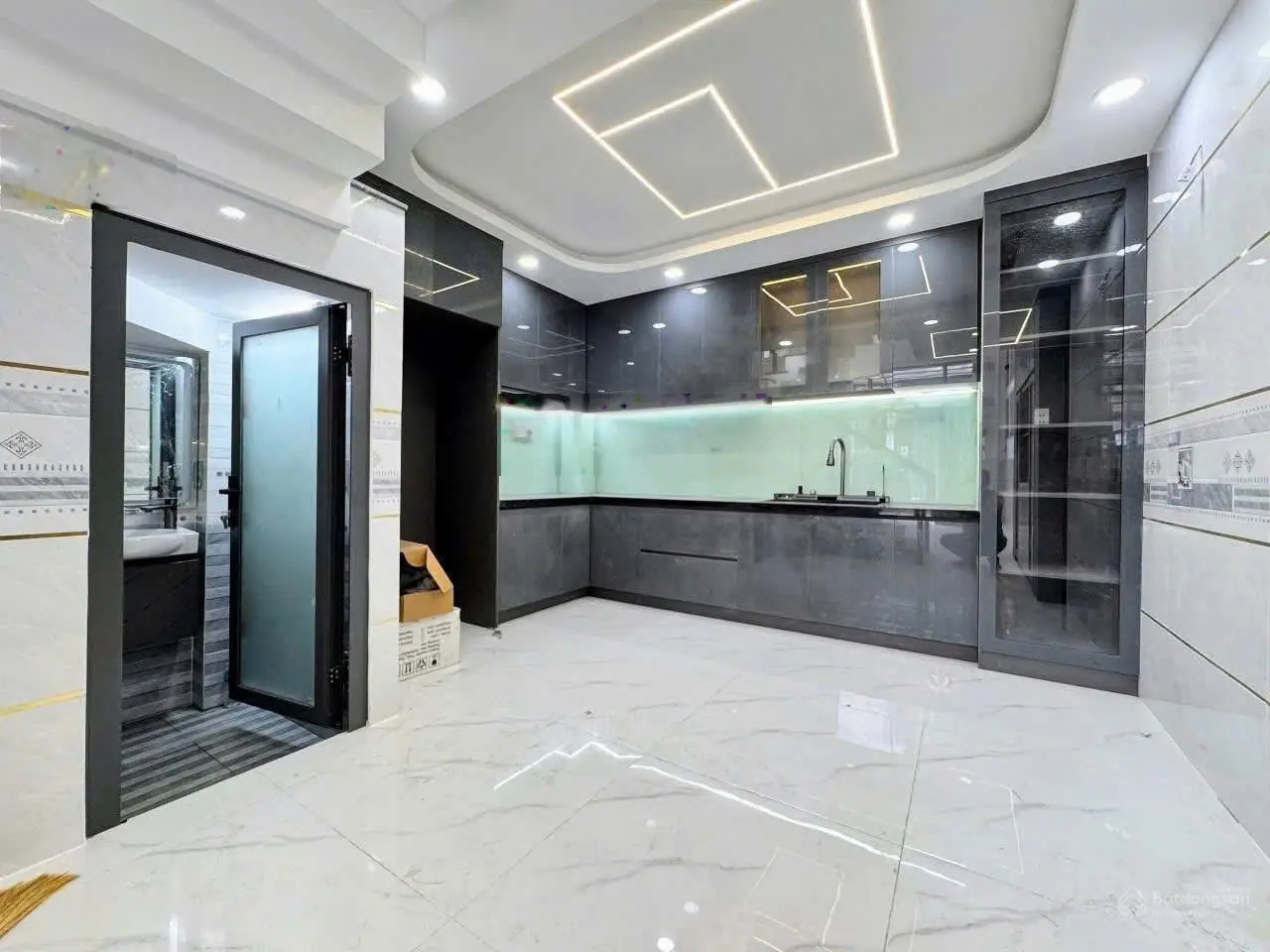 Bán nhà hẻm ô tô Bình Trị Đông, Bình Tân, ngay chợ 48m2 - 4x12 - 5 tầng, chỉ nhỉnh 5 tỷ