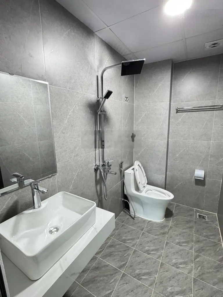 Nhà Ngũ Nhạc, lô góc, 33m2 5 tầng, gần ô tô, nhà mới, giá 5.6 tỷ