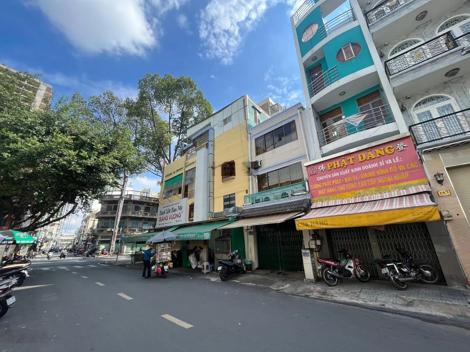 Giảm 3 tỷ! MT ngay Nguyễn Chí Thanh chợ Tân Thành. DT: (3.7 * 17m) 5 lầu. Giá: 16.5 tỷ
