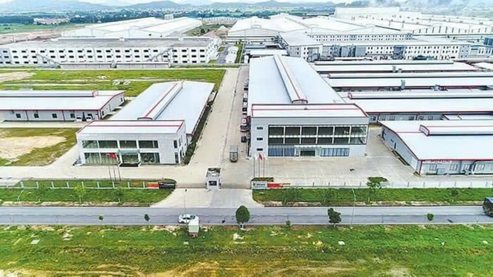 Bán đất trong KCN Bến Lức, Long An, diện tích: 15.000m2, giá: 5,53 triệu/m2