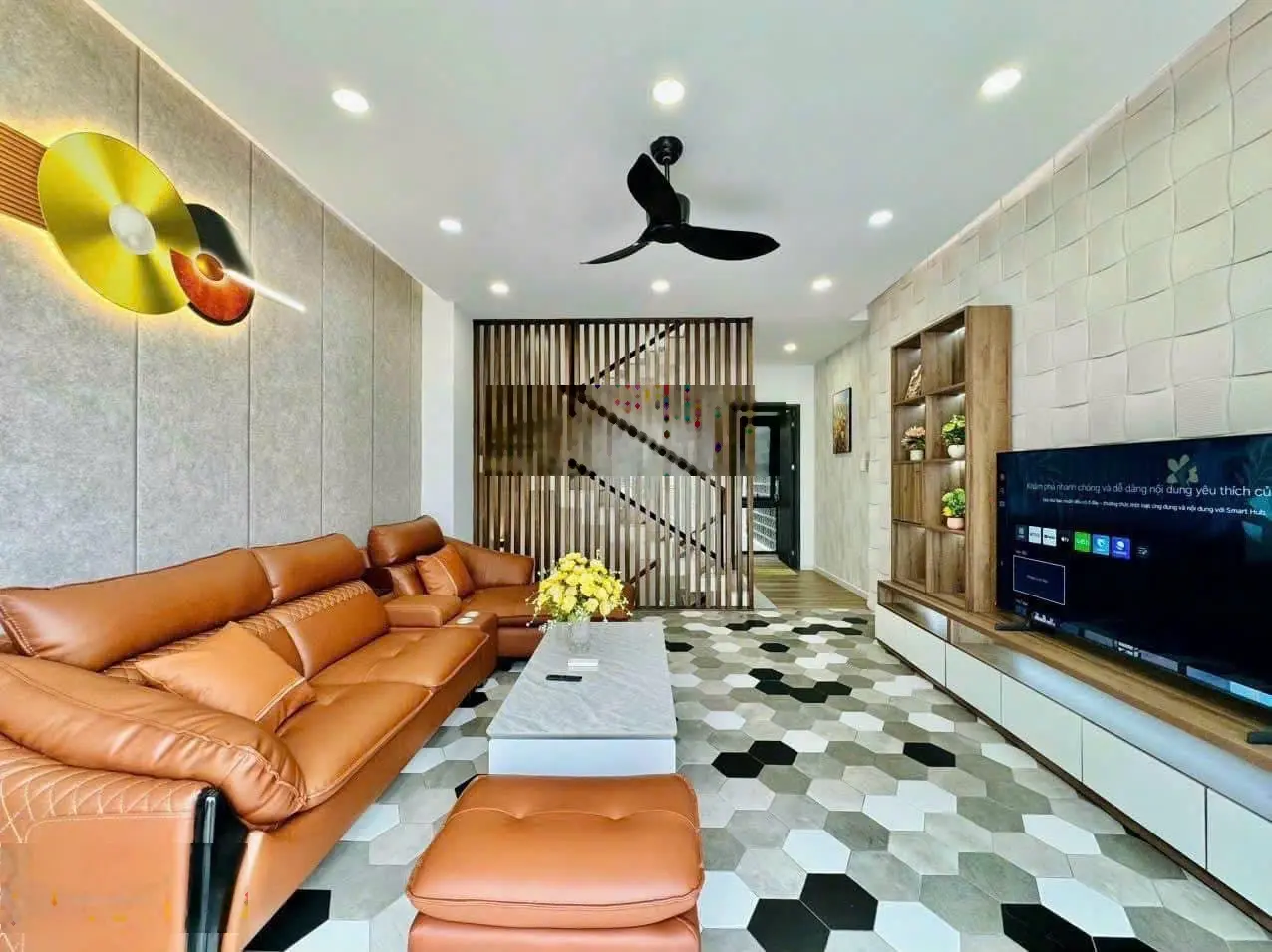 Bán nhà 80m2 Sư Vạn Hạnh, Q10 - Gần Vạn Hạnh Mall. Giá 4 tỷ 850. Xây 1 trệt 2 lầu. Hẻm 6m, sổ riêng