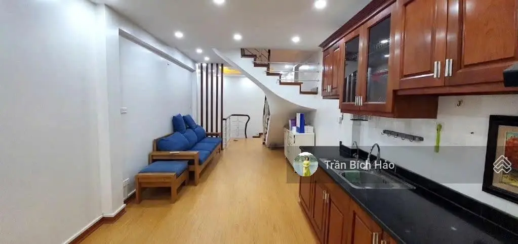 Phân lô ô tô tránh kinh doanh 30m ra mp đê la thành mới !