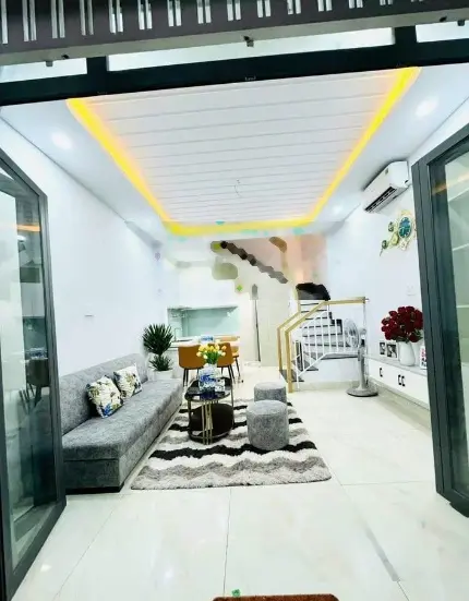 Bán nhà 2 lầu - 3 phòng ngủ - diện tích 30m2