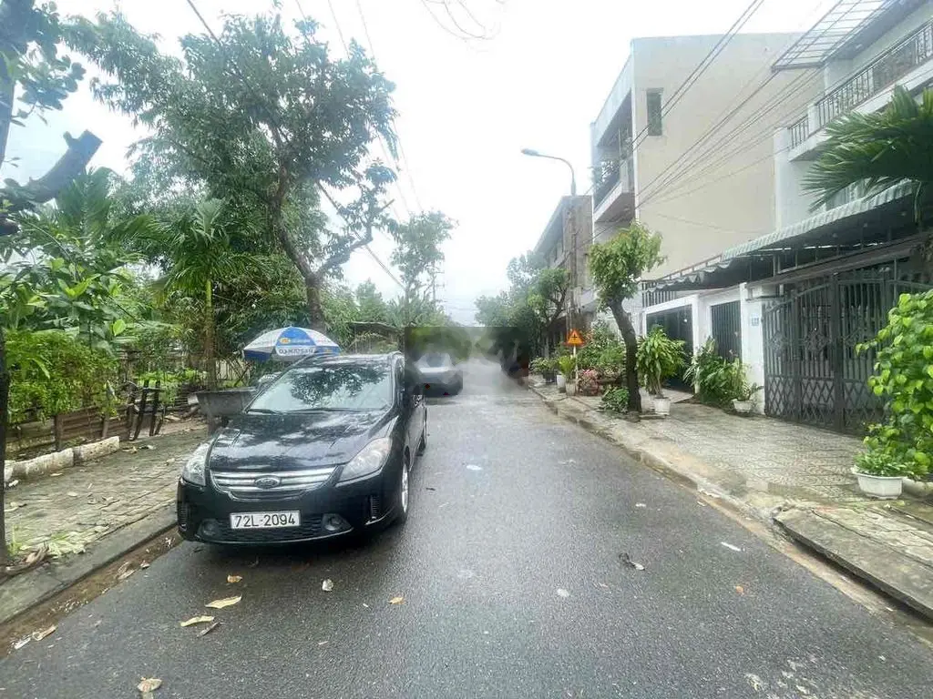 Chính chủ cần bán : Trịnh Quang Xuân - Đối diện công viên