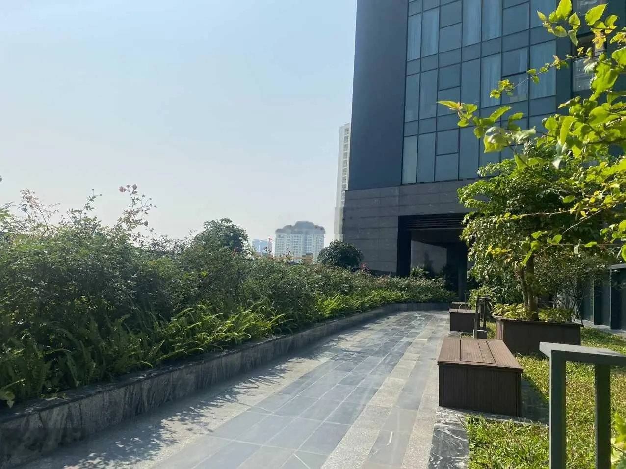 Bán duplex Sunshine City 190m2, 4 PN hướng Đông Nam view sân golf Ciputra rất đẹp. LH 0966 286 ***