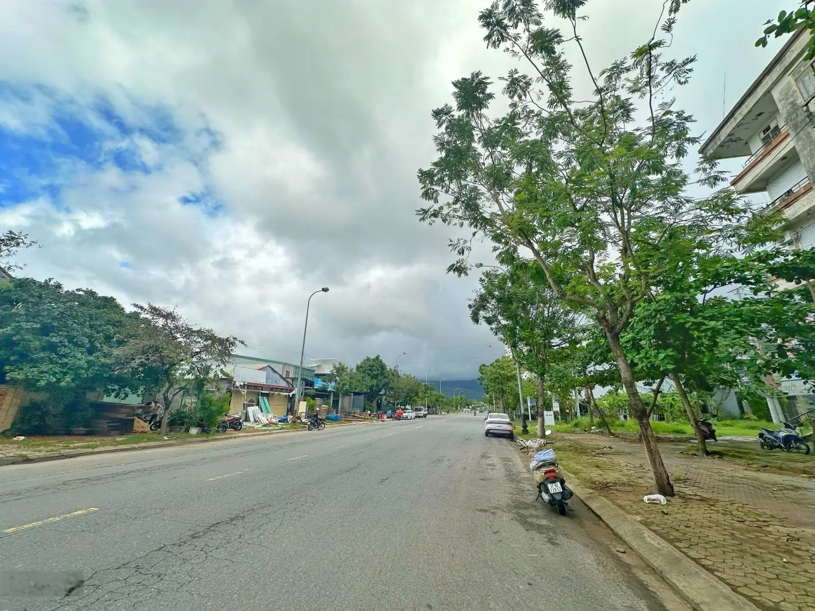 Bán đất MT đường 15m Vân Đồn, gần Khúc Hạo, Nại Hiên Đông, Sơn Trà, Đà Nẵng - Giá rẻ 13 tỷ/300m2