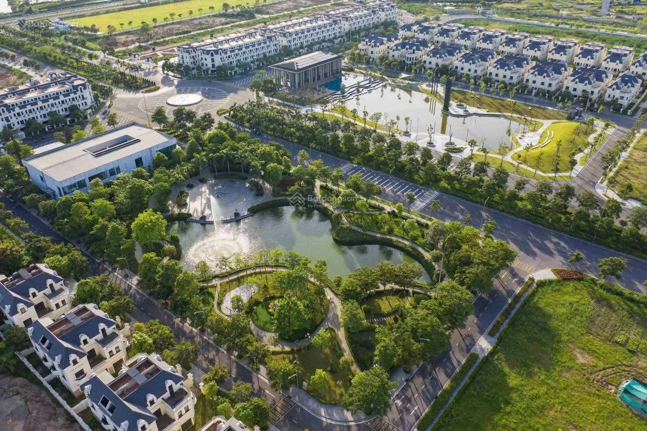 Lô góc đơn lập có 1-0-2 mua là thắng (anh chị xem là Mê) DT 300m2 - 48tỷ ,vip quá anh chị xem ngay
