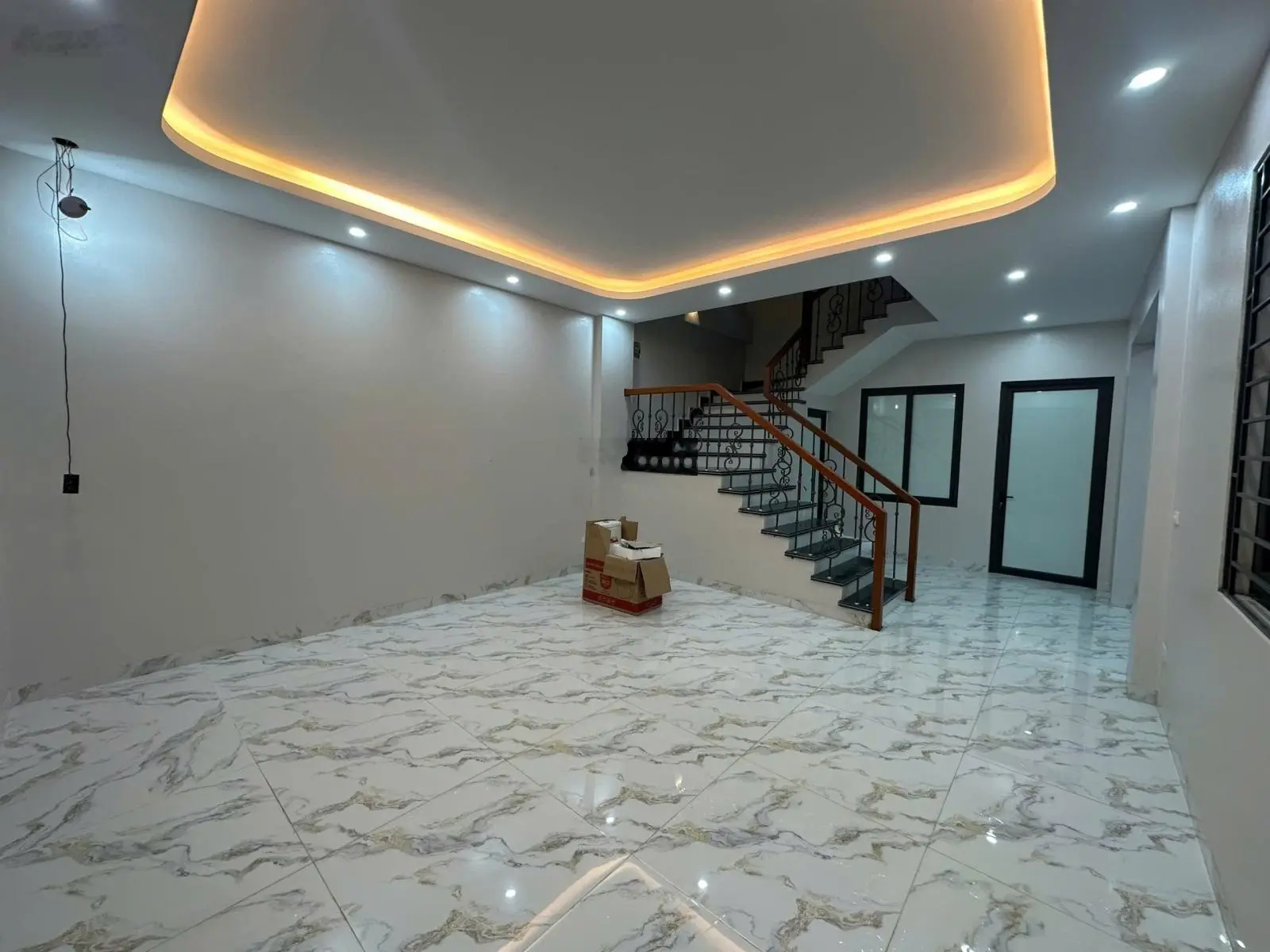Bán nhà 3 tầng mới xây làn 2 Đấu Mã, Thị Cầu, giá 4,1 tỷ