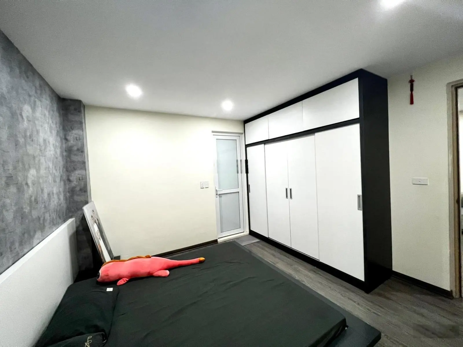 Bán căn 60m2 tầng đẹp, 2PN 2VS tòa xpHomes Star full nội thất giá 2. X tỷ