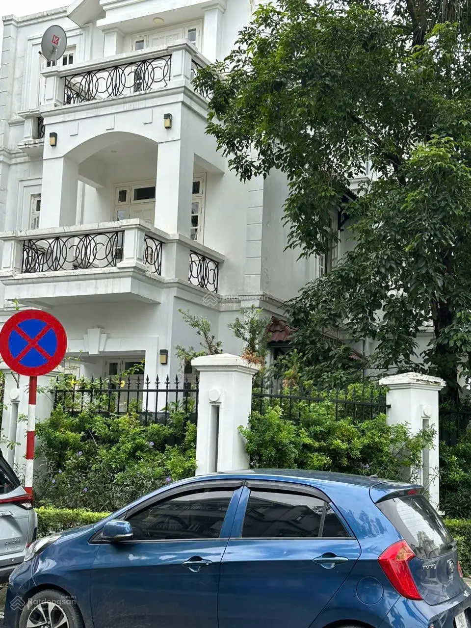 Bán Biệt thự Khu T - Ciputra, đường lớn, giá 70 tỷ. Không lỗi phong thủy
