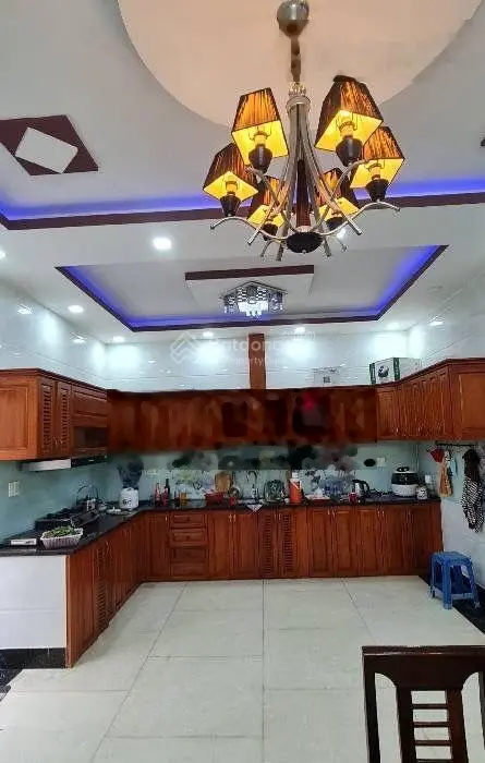 Bán nhà mặt tiền 4 tầng, diện tích : ngan 7 mét _ dài 20 giá 14 tỷ 900 thương lượng.
