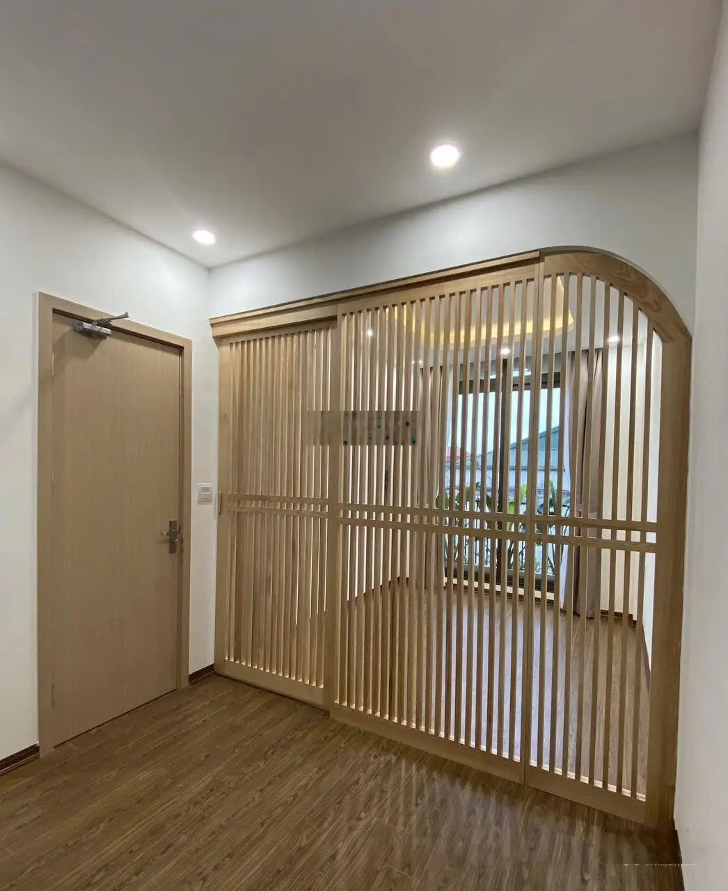 Nhà đẹp Kim Quan s 32m2 MT 5,5 m 6 tầng dân xây về ở luôn nhỉnh 4 tỷ ĐB full nội thất