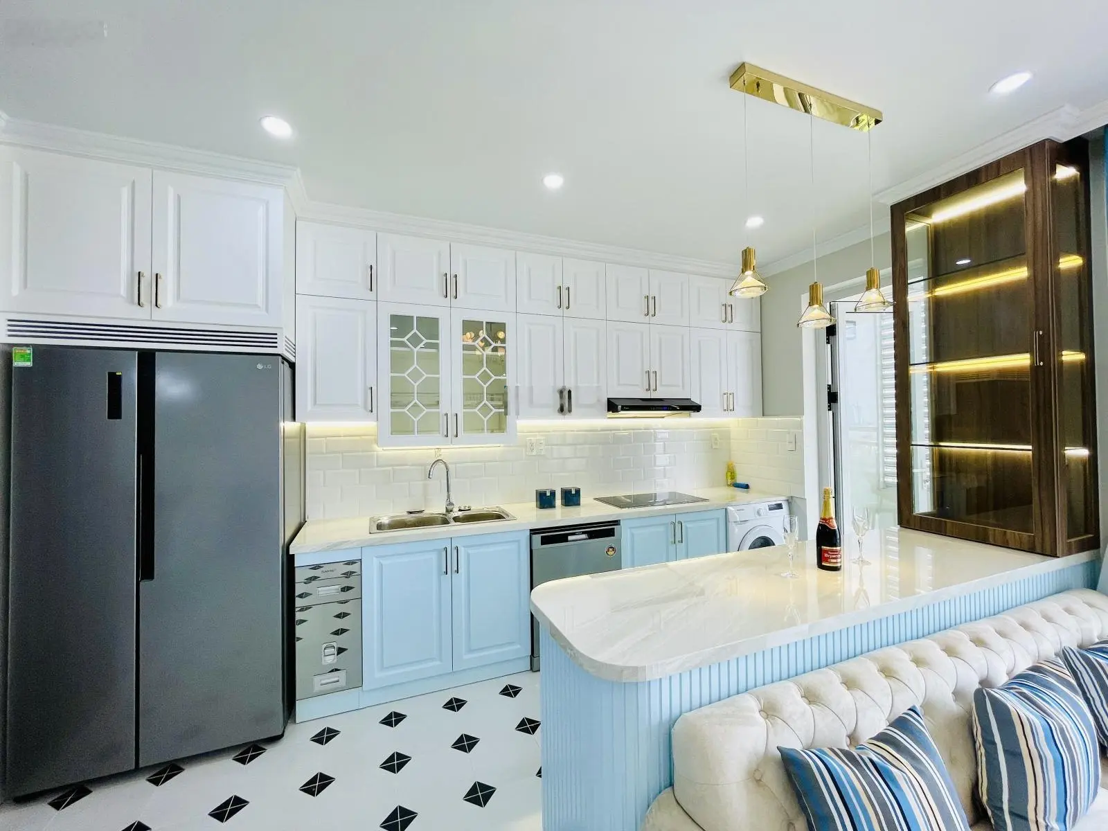 Căn hộ Florita, Hoàng Trọng Mậu, Q. 7 - 79,5m2 (2PN + 2WC) - nhà decor đẹp, cao cấp - view Q.1