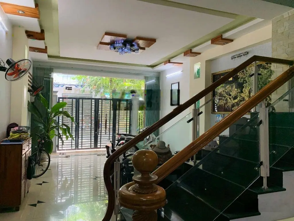 Sở hữu ngay căn nhà với vị trí tiềm năng vuông góc với phố thương mại Phan Đăng Lưu ngay hôm nay