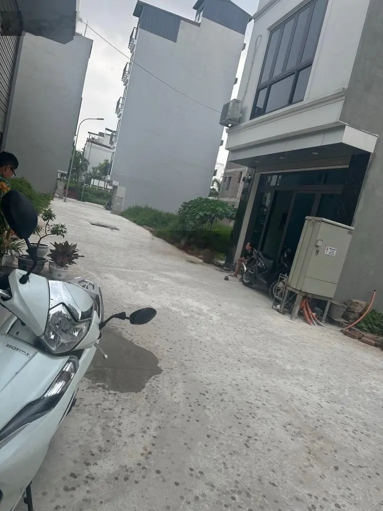 Hot nhất Ngọc Thụy - Long Biên - 30m ra hồ, tiện ích bạt ngàn, đường rộng thênh thang
