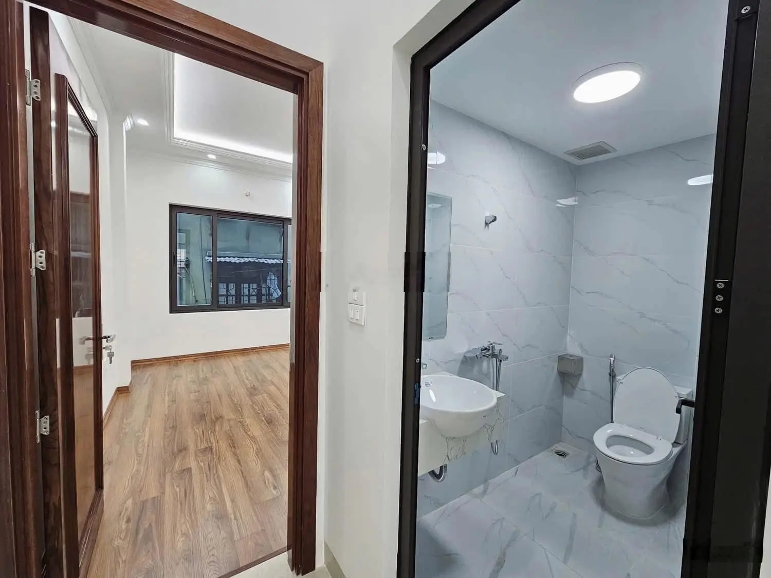 Bán nhà Phân Lô Phan Văn trường Cầu Giấy.38m x 6T.mt.3.5m. Giá = 15.2 Tỷ