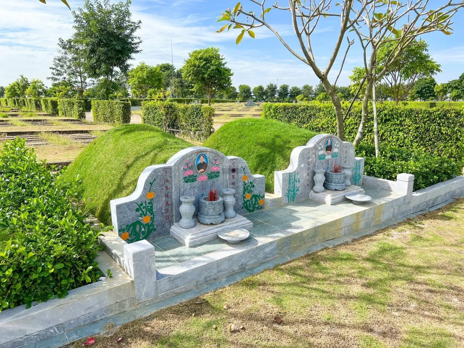 Chính chủ cần bán mộ đơn/đôi tại hoa viên Sala Garden