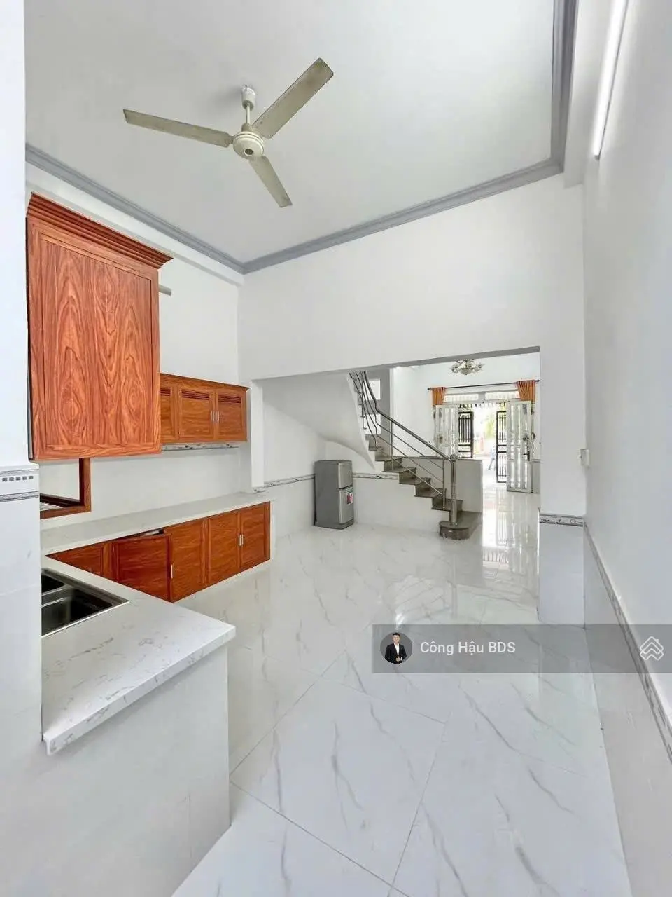 Bán Nhà Trệt- Lầu MTKD Đối Diện Trường Học. DT: 60M2. (4x 15m). Đường Nhựa 8M. Giá: 3.890 Tỷ TL