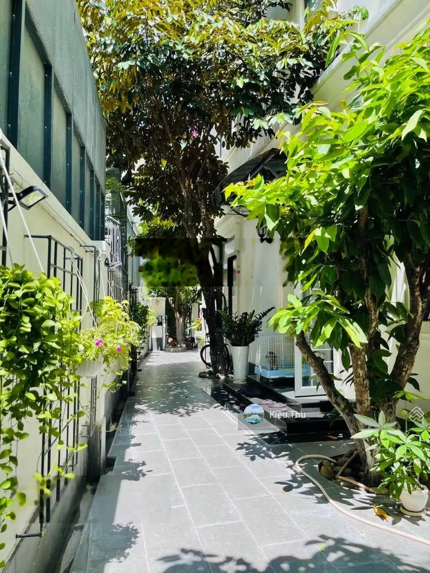 Lakeview City bán gấp căn góc sân vườn 2 mặt tiền dt8x20m vị trí đẹp gần hồ giá 25 tỷ Lh 0902 872 ***