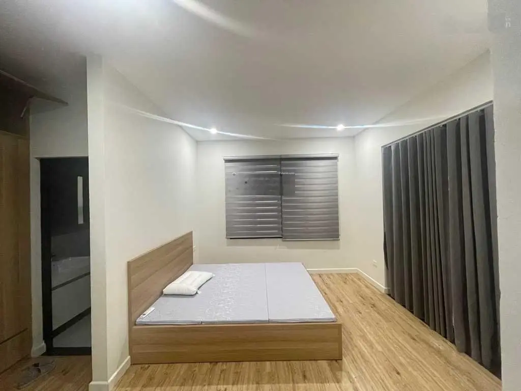 Hạ 1 tỷ bán biệt thự lô góc Thạch Bàn 105m2x3 tầng, MT6m - ngõ rộng - ô tô - kinh doanh - cho thuê