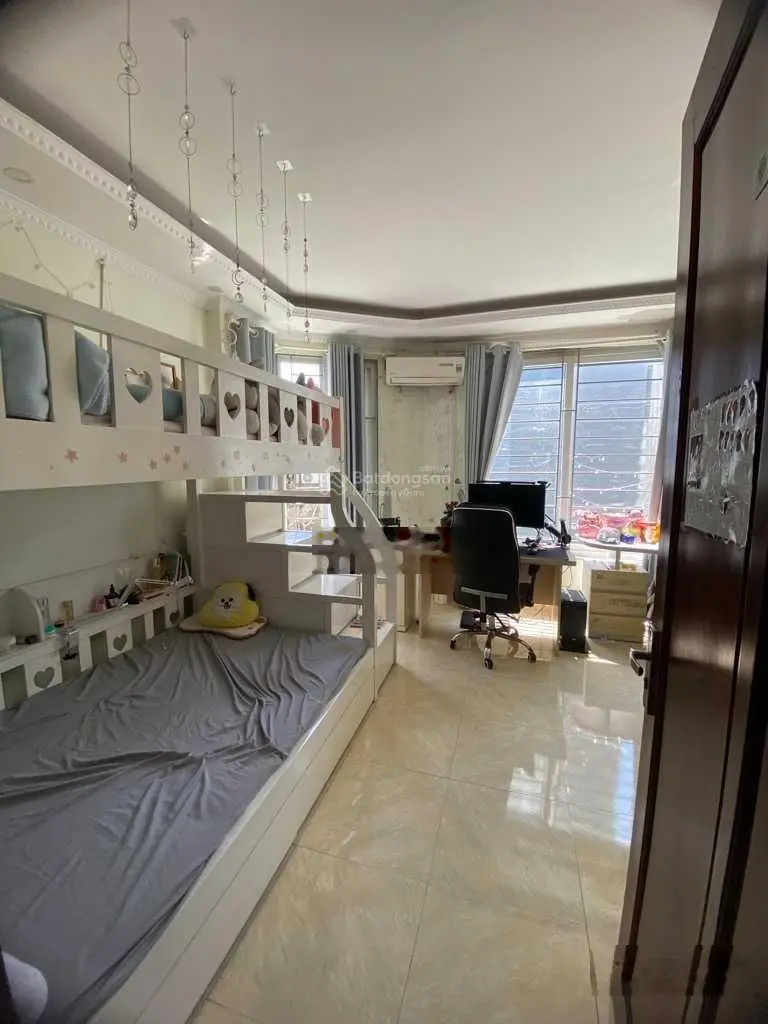 - đứng cửa nhà ra mặt phố - 20m ra đường ôtô tránh. nhà kim giang dt 30 m2 x 5 tầng giá nhỉnh 5 tỷ