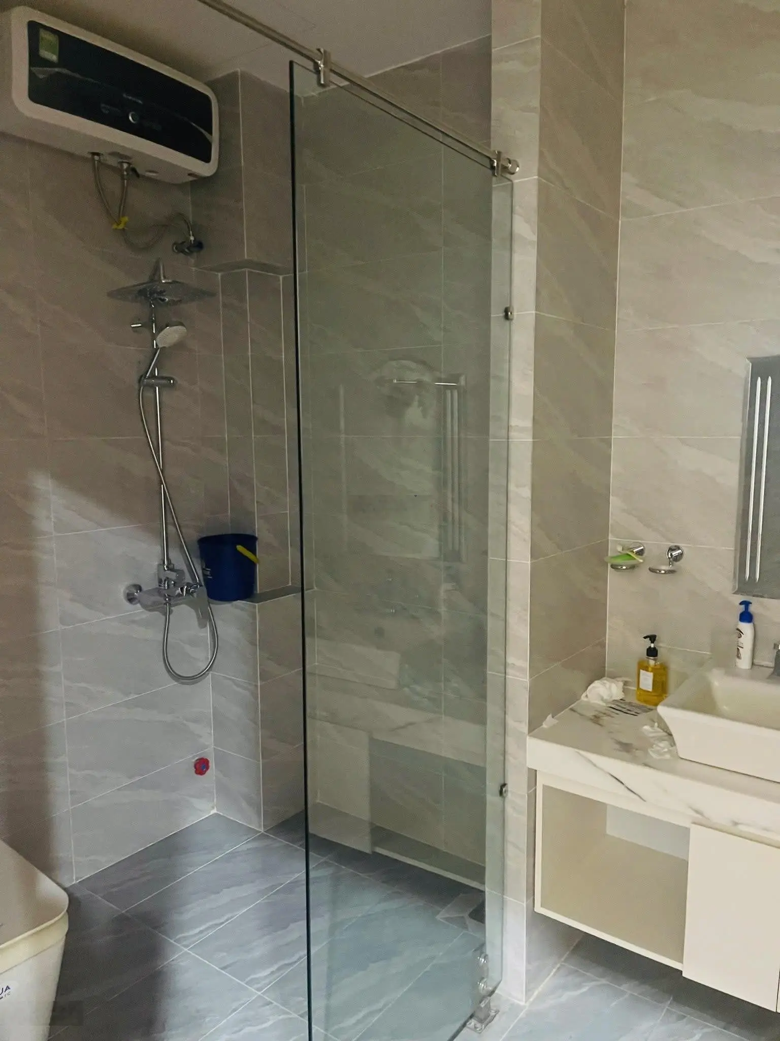 Nhà 3 tầng mới đẹp mặt tiền đường Lê Thanh Nghị gần Phan Đăng Lưu trục đường kinh doanh sầm uất
