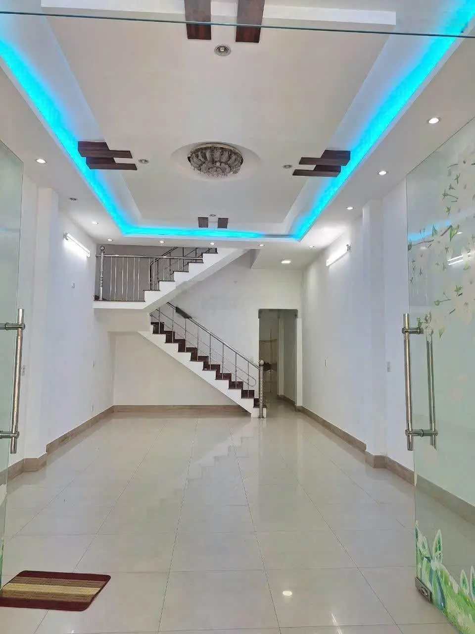 Nhà 2 tầng đường Hoà Minh 3 // biển Nguyễn Tất Thành - Diện tích 72m2 ngang 4m5