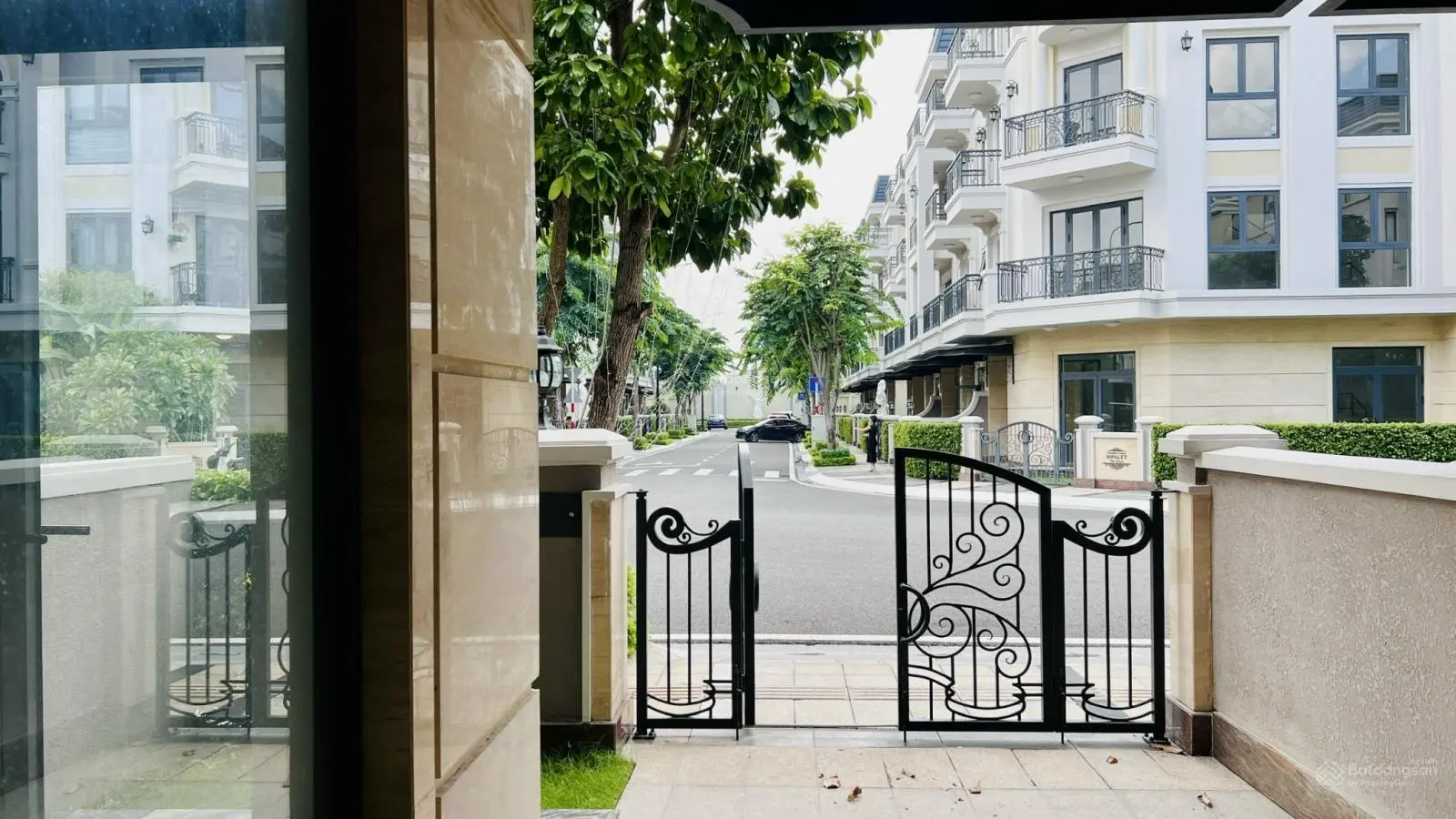 Nhà liền thổ Khang Điền sang trọng compound có sổ hồng giá gốc CDT giảm sốc 2,6 tỷ