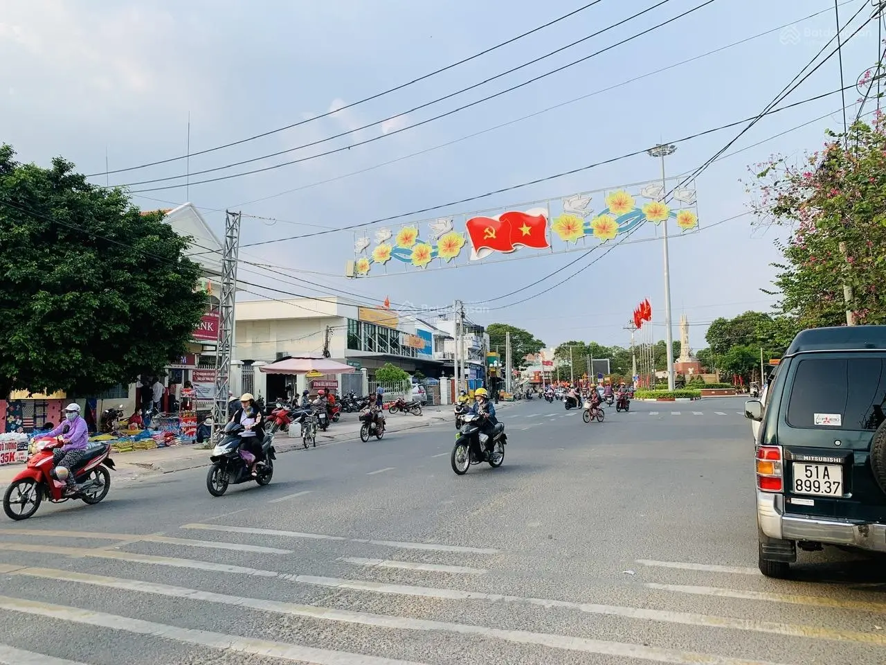 Bán gấp 2 lô thổ cư liên nhau TT Cần Giuộc, giá cực rẻ , ngang 5,9m , đường xe hơi , Giá Ngộp