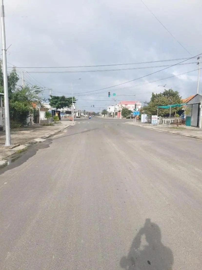 GĐ chuyển về quê, bán gấp đất MTĐ Ông Ích Đường, Củ Chi. DT 5x20, 100M2, giá ngộp