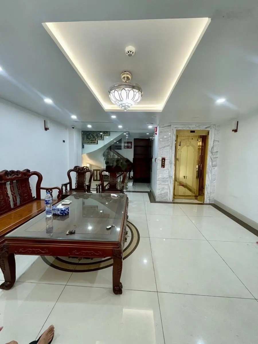 Bán Gấp nhà siêu víp mặt phố Phạm tuấn tài 65m2 x 8 mặt tiền 5.6 m ô tô tránh Văn phòng cực víp