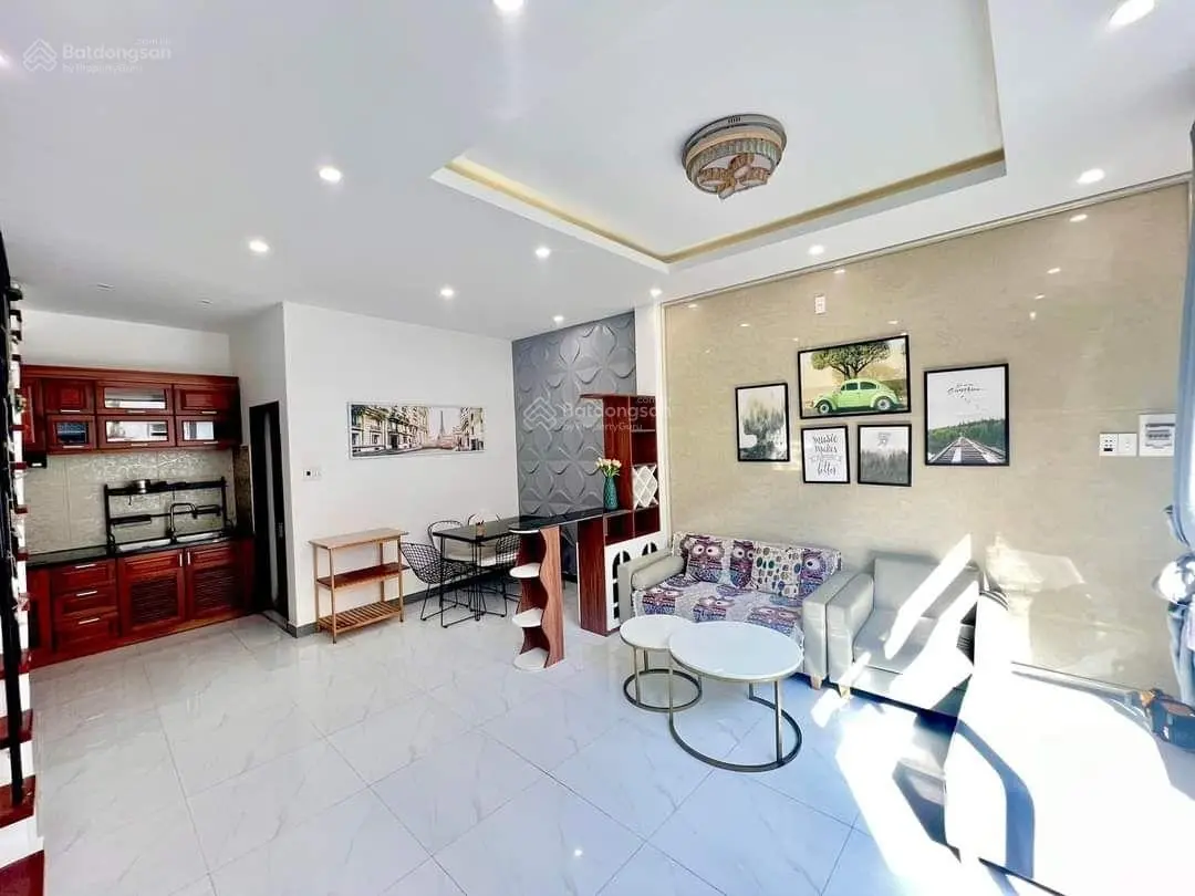 Nhà 2 tầng Trần Cao Vân, Thanh khê. Cách đường vài bước chân. Gần bãi đậu ô tô
