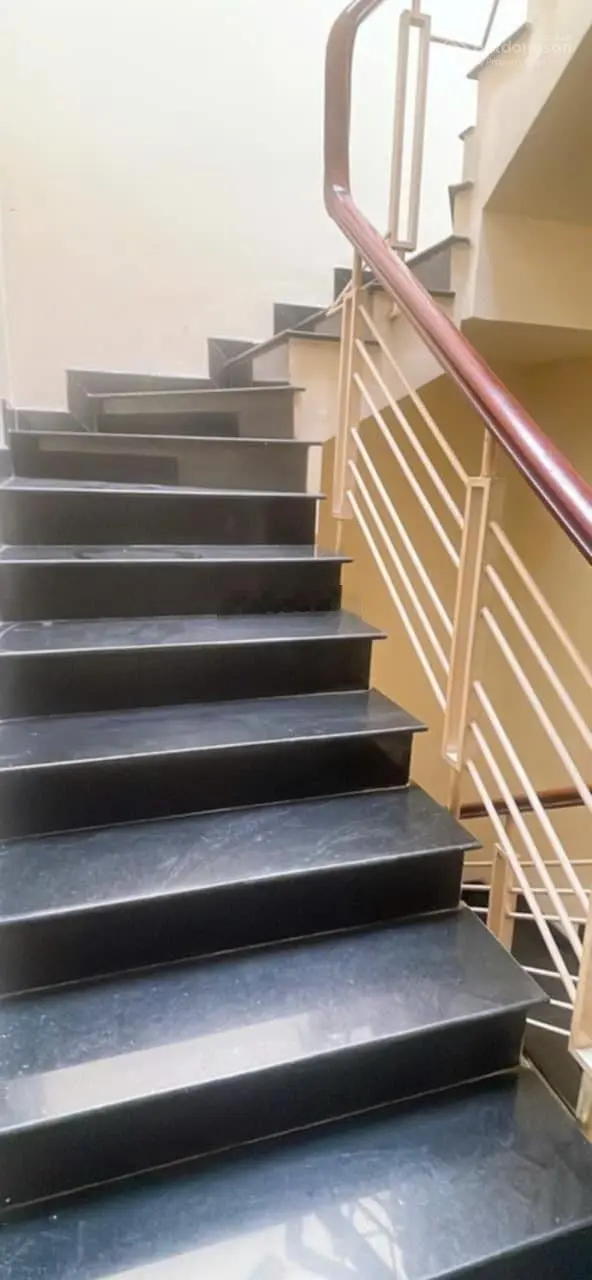Bán nhà mặt phố ngang 5m đường rộng 30m tại Phú Thuận, Q7. DT 64 m2. Giá hợp lý 10 tỷ, chính chủ!