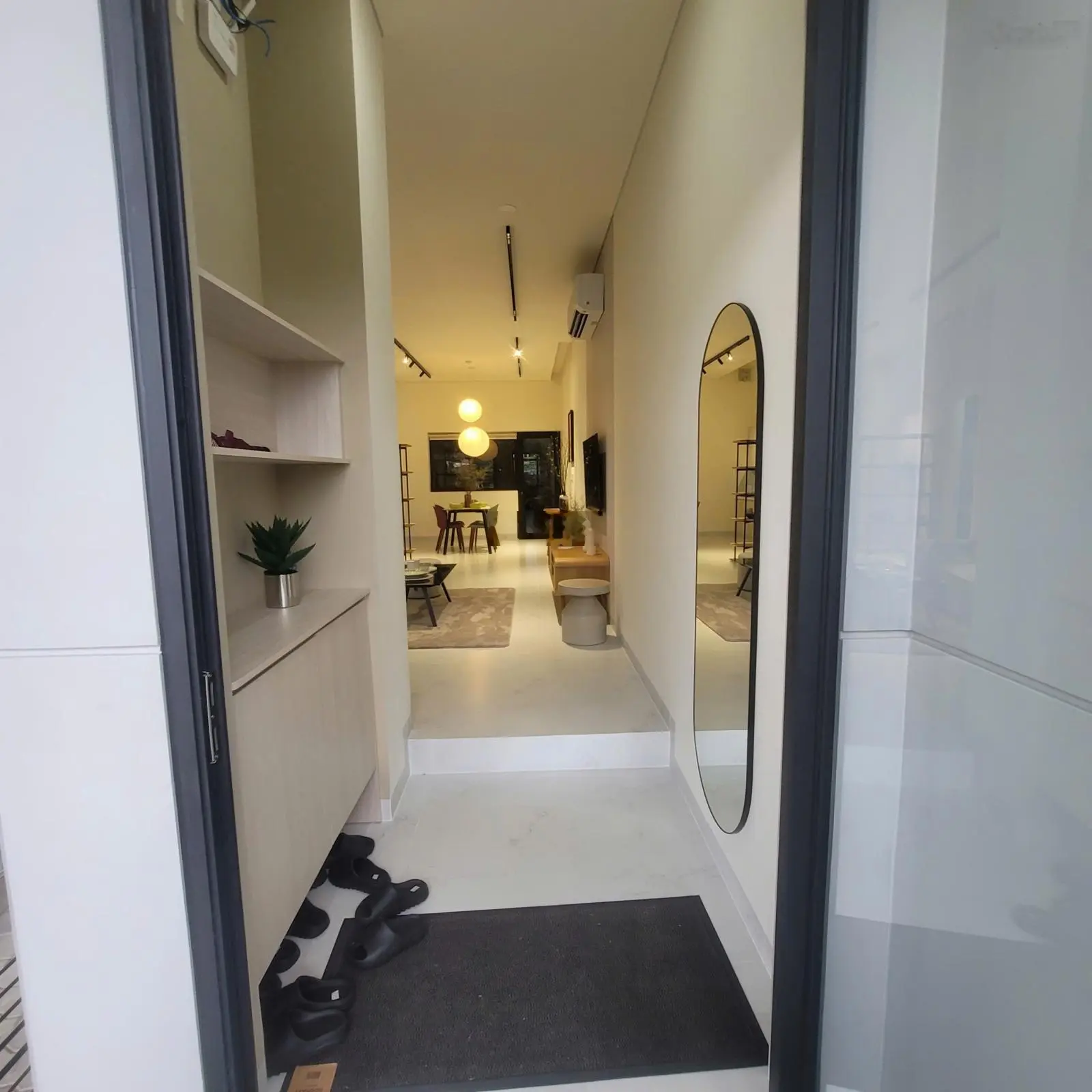Bán nhà gần ngã tư Bình Chuẩn, 80m2 3 tầng, mới xây nội thất siêu cao cấp giá rẻ hơn thị trường 30%