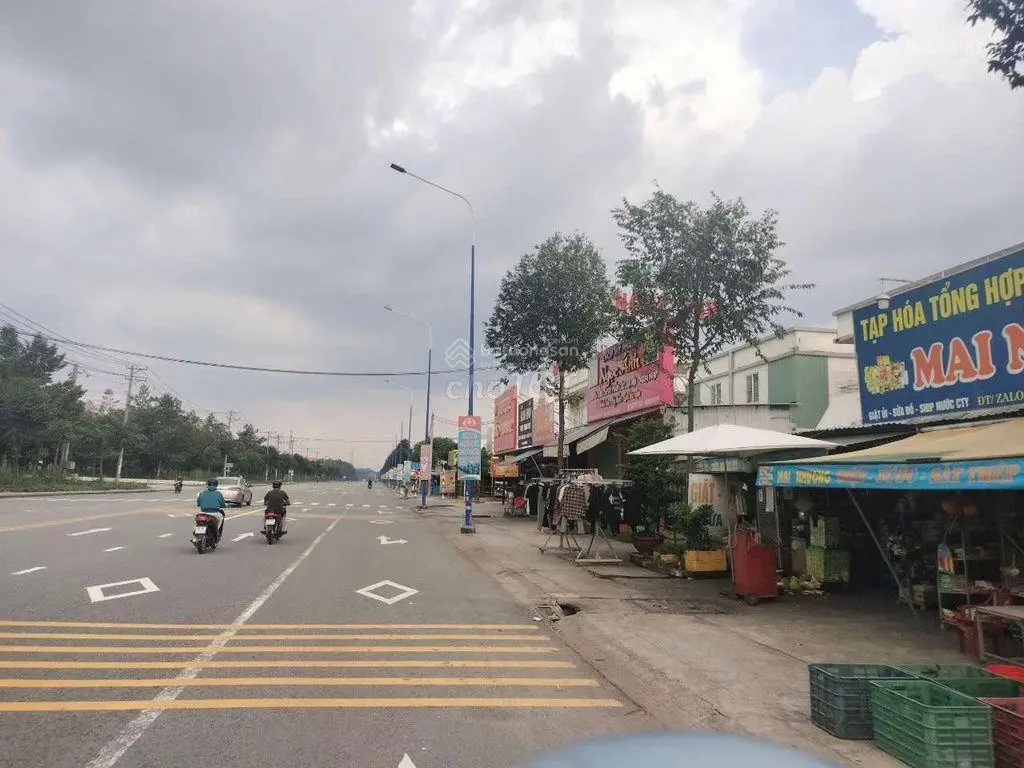 Kẹt tiền bán gấp 150m2 (5m*30m), đường trước nhà 12m. Có giá 1,250 tỷ, full thổ cư, sổ sẵn
